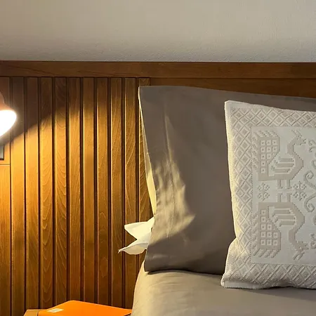 ゲストハウス Corte 'e Susu - Domo Experience 3*